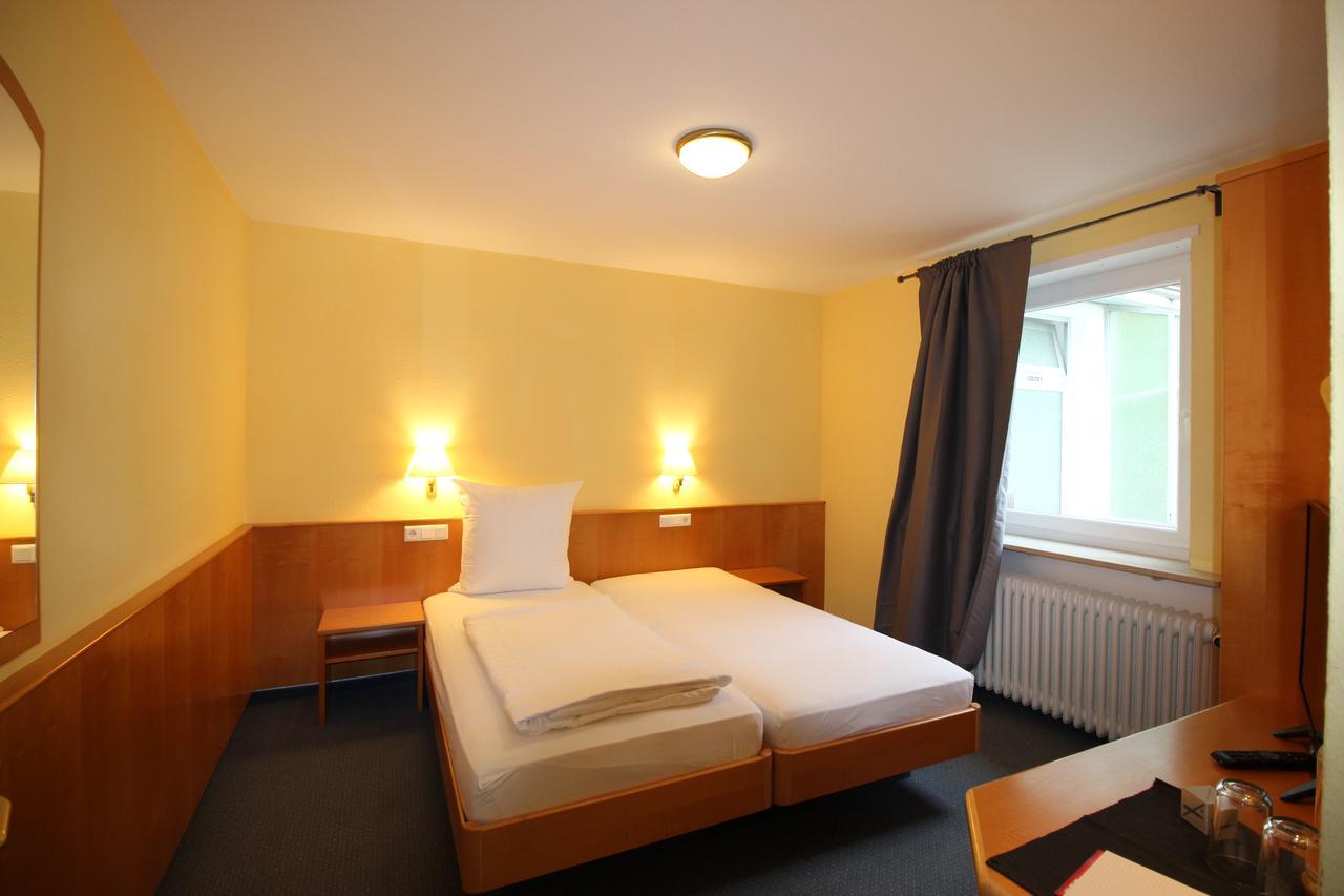 Hotel Berghof Albersweiler Extérieur photo