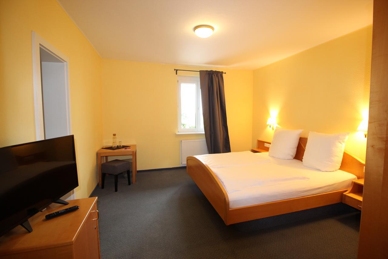 Hotel Berghof Albersweiler Extérieur photo