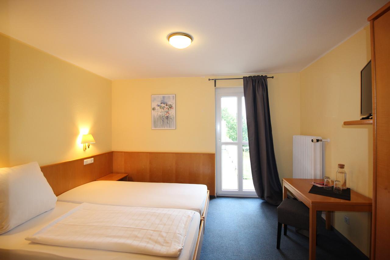 Hotel Berghof Albersweiler Extérieur photo