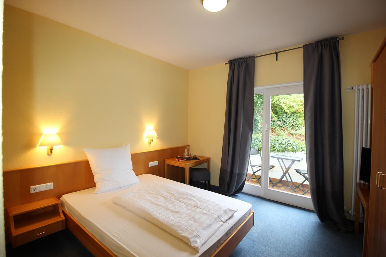 Hotel Berghof Albersweiler Extérieur photo